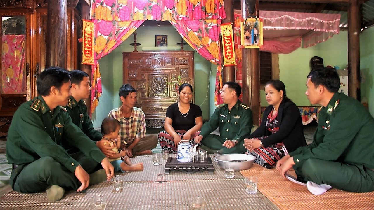 Bộ đội Biên phòng giúp người dân vùng cao từ bỏ hủ tục tảo hôn